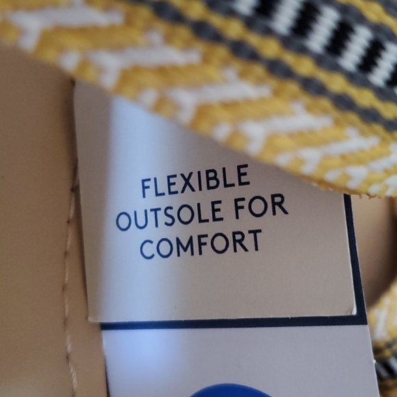 🔴Universal Threads sandals - Picture 5 of 5